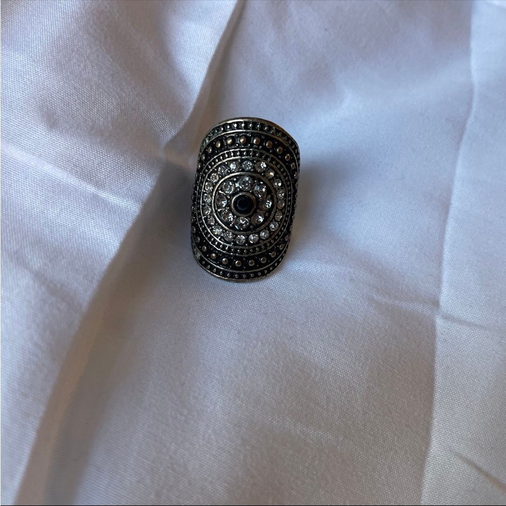 Ring, costume jewelry